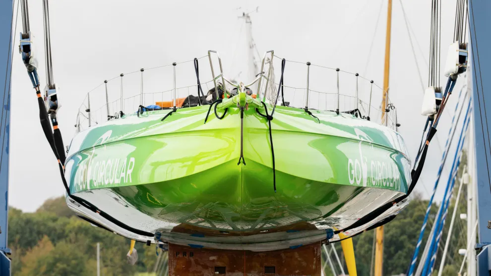 GO CIRCULAR_boat relaunch_closeup