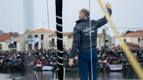 the_vendee_globe_2024_go_circular_nicolas_lunven_start_1.jpg
